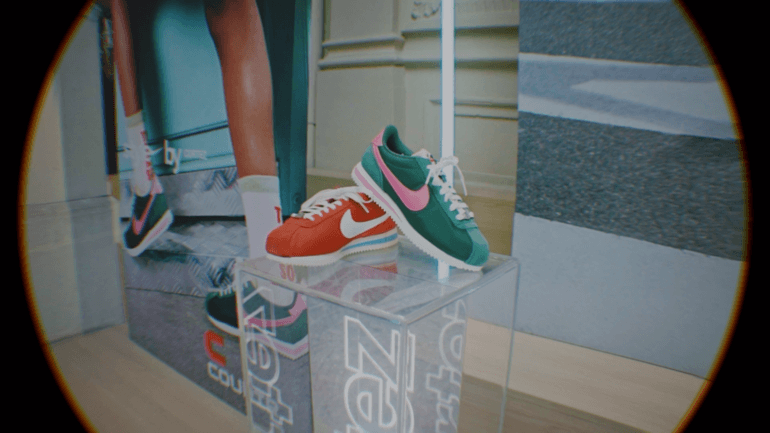 NIKE